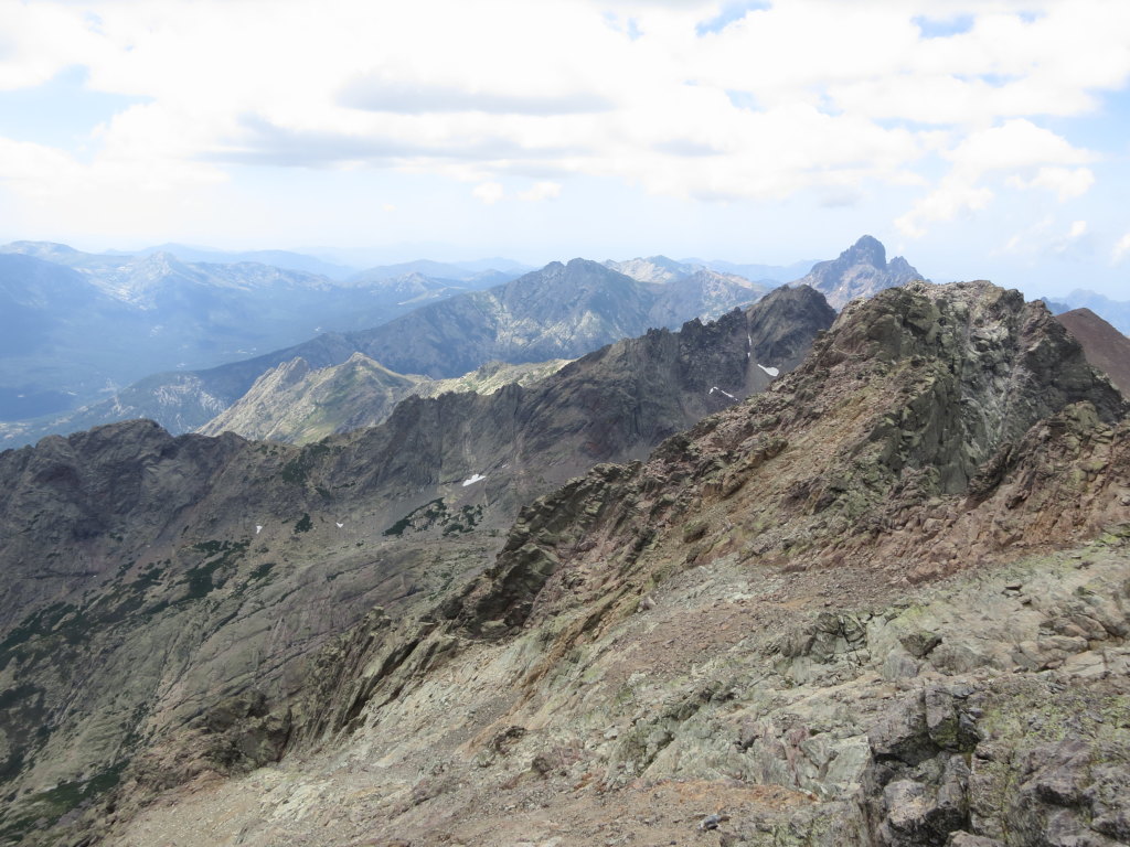 Wiew along the jagged Corsican mountains, seen southwards from the summit of Monte Cinto.