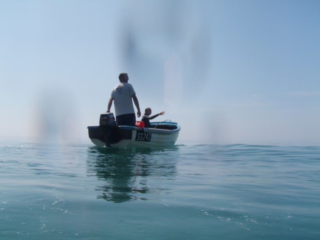 “Take me to the outcrop!” A great view thanks to a friend with a boat!