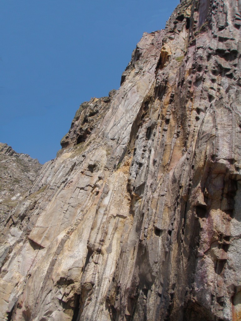 Sn-W sheeted vein system looking up from beach level.