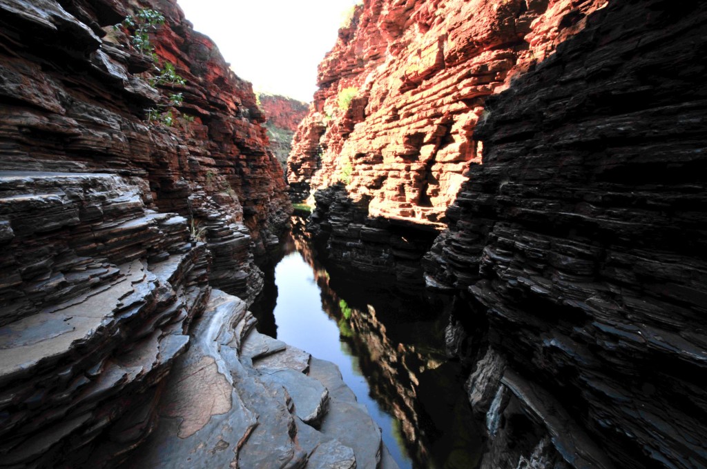 Karjini National Park, hiking amid the Brockman Iron Formation