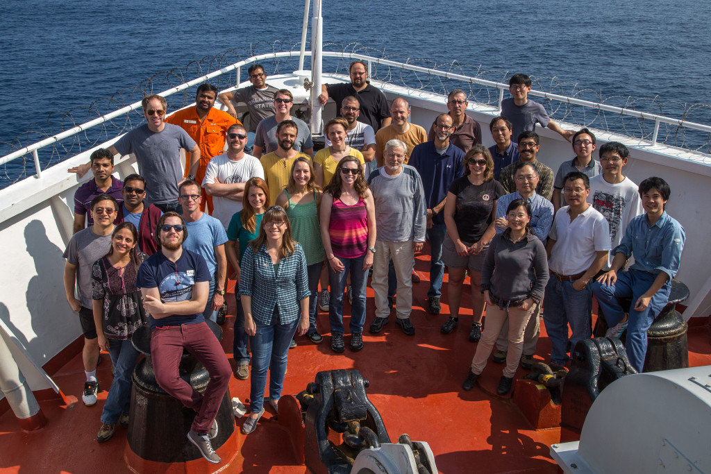 All the scientists from Exp. 353 enjoying the Indian Ocean sunshine (Credit William Crawford).