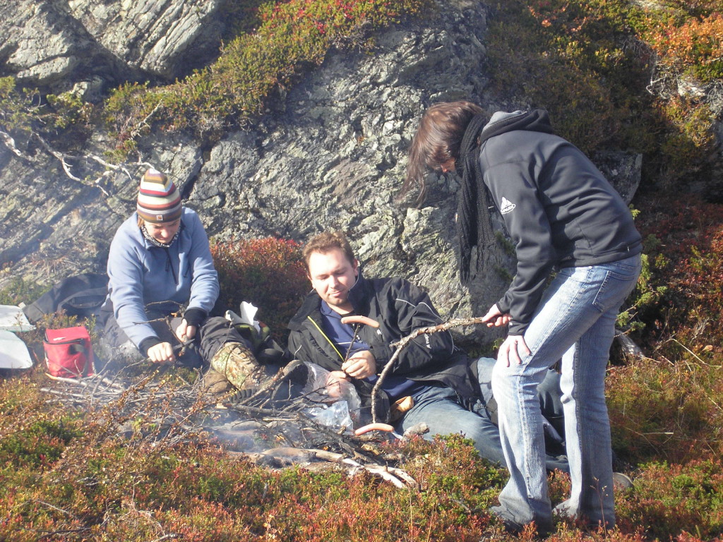 Fig. 6: Lunch break in the field with student´s group during geological mapping.