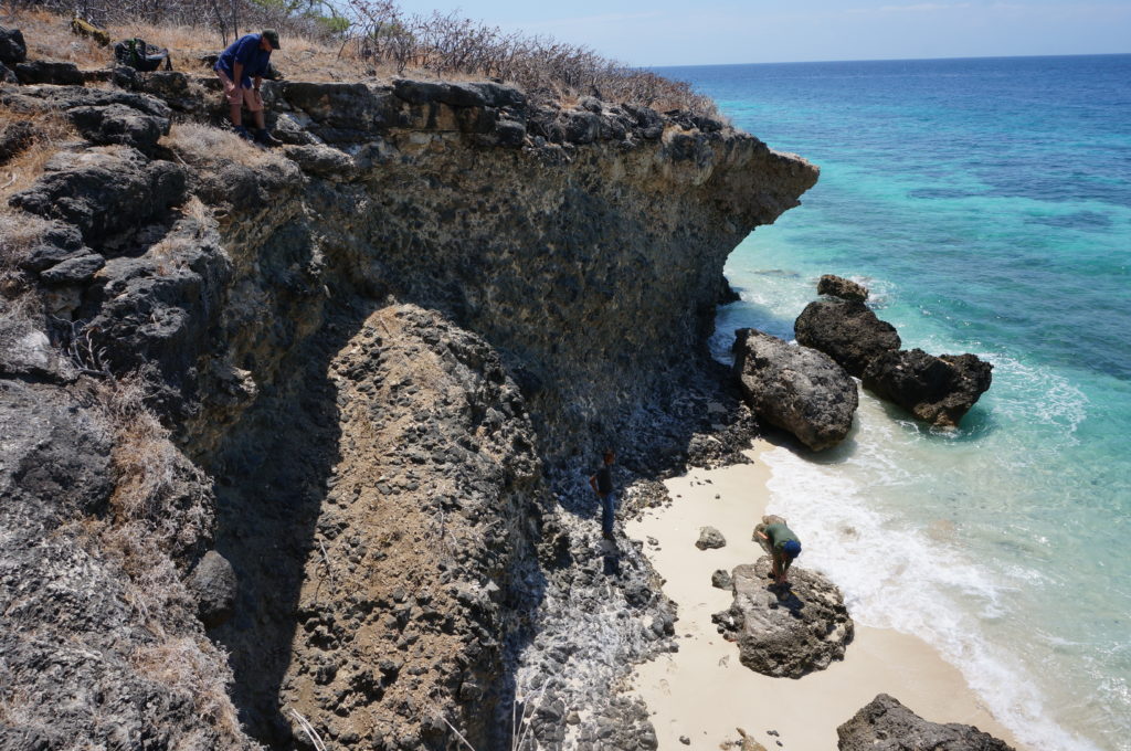 Careful sampling on the Baucau coast